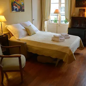 Apartment Rue Du Bac - St Germain, Paris